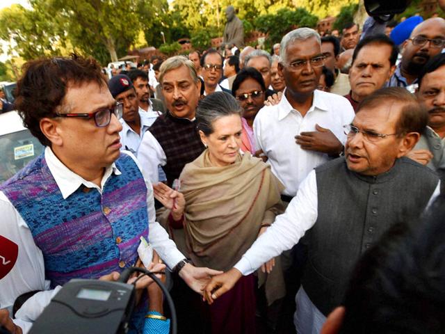 Congress chief Sonia Gandhi, JD-U president Sharad Yadav and other opposition leaders during a march from Parliament to Rashtrapati Bhavan in New Delhi. (PTI photo)