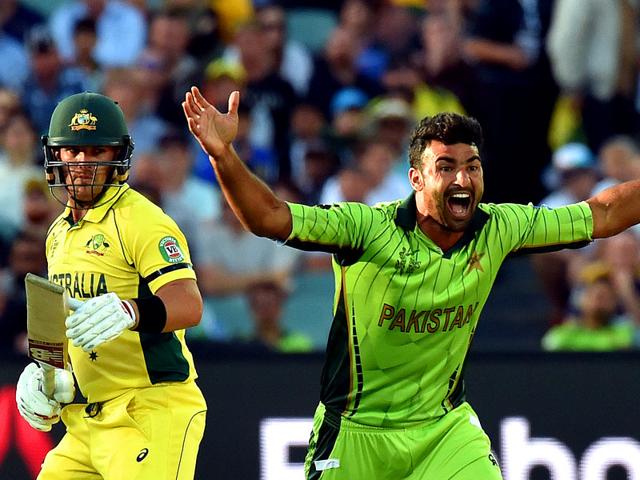 Pakistan's pacer Sohail Khan (R) appeals successfully for a leg before wicket decision against Australia's Aaron Finch (L) during the 2015 Cricket World Cup quarter-final match against Australia at Adelaide. AFP Photo