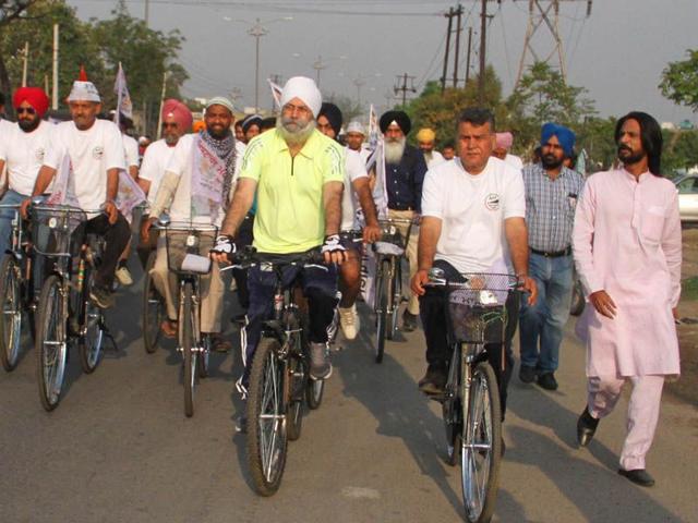 Cylce rally led Aam Aadmi Party. JS Grewal/HT