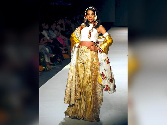 A model presents a creation by Pakistani designer Iman Ahmed. (Photo: Reuters) 