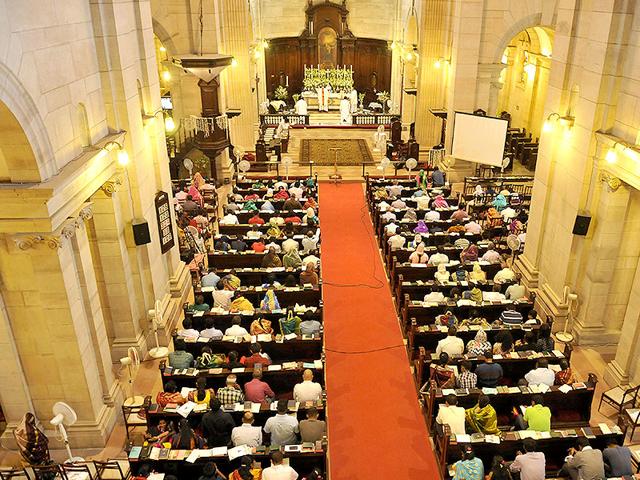 People offer prayers during Mass prayer at Cathedral Church of the Redemption on Easter, in New Delhi. (Vipin Kumar/HT Photo)