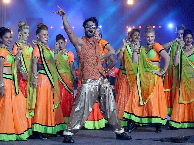 Shahid Kapoor performs during the IPL 2015 opening ceremony at Salt Lake Stadium in Kolkata. (PTI Photo)