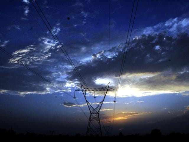 Dark clouds loomed large across the sky in Indore and surrounding areas on Saturday evening. (Shankar Mourya/HT photo)