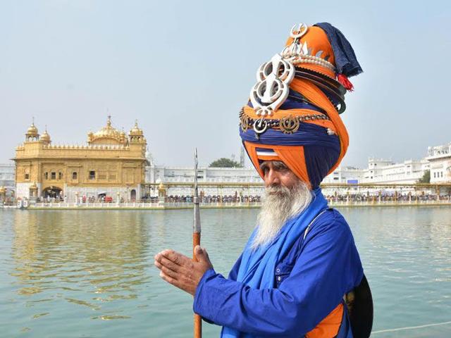 Devotees also offered prayers at Talwandi Sabo, Anandpur Sahib, Muktsar, Fatehgarh Sahib.HT/Photo