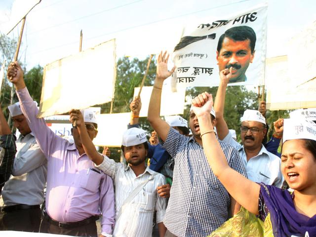 AAP activists demonstrate in Bhopal in support of Omkareswar project affected people who are organising Jal Satyagraha in Ghogalgaon. (HT file photo) AAP activists demonstrate in Bhopal in support of Omkareswar project affected people who are organising Jal Satyagraha in Ghogalgaon. (HT file photo)