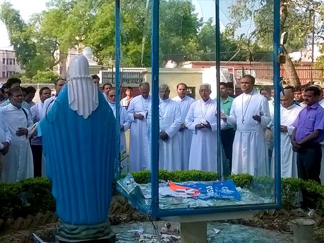 Vandals-dislodged-and-damaged-four-statues-of-Mother-Mary-outside-the-St-Mary-Church-located-in-the-Pratabpura-area-in-Agra-HT-Photo Vandals-dislodged-and-damaged-four-statues-of-Mother-Mary-outside-the-St-Mary-Church-located-in-the-Pratabpura-area-in-Agra-HT-Photo