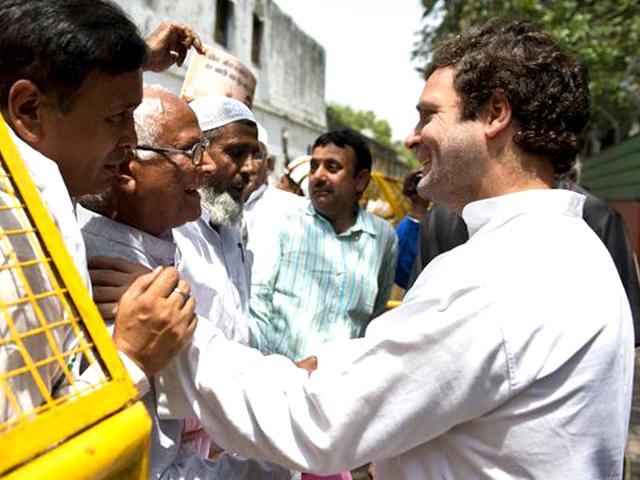Congress-vice-president-Rahul-Gandhi-meets-with-a-delegation-of-farmers-from-Uttar-Pradesh-Rajasthan-Haryana-and-Punjab-Photo-Congress-Twitter-handle Congress-vice-president-Rahul-Gandhi-meets-with-a-delegation-of-farmers-from-Uttar-Pradesh-Rajasthan-Haryana-and-Punjab-Photo-Congress-Twitter-handle
