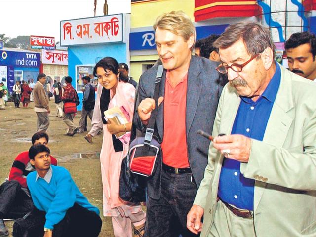 Gunter-Grass-at-the-Kolkata-Book-Fair-on-January-28-2004-Photo-AFP Gunter-Grass-at-the-Kolkata-Book-Fair-on-January-28-2004-Photo-AFP