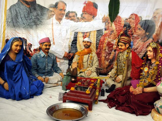 A presentation by the Family Welfare department at Antyodaya fair organised at Dussehra Maidan in Indore on Saturday. (Arun Mondhe/HT photo) A presentation by the Family Welfare department at Antyodaya fair organised at Dussehra Maidan in Indore on Saturday. (Arun Mondhe/HT photo)