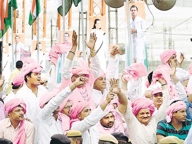 Congress-party-supporters-and-farmers-during-the-Kisan-rally-at-Ramlila-Maidan-in-New-Delhi-on-Sunday-PTI-Photo Congress-party-supporters-and-farmers-during-the-Kisan-rally-at-Ramlila-Maidan-in-New-Delhi-on-Sunday-PTI-Photo