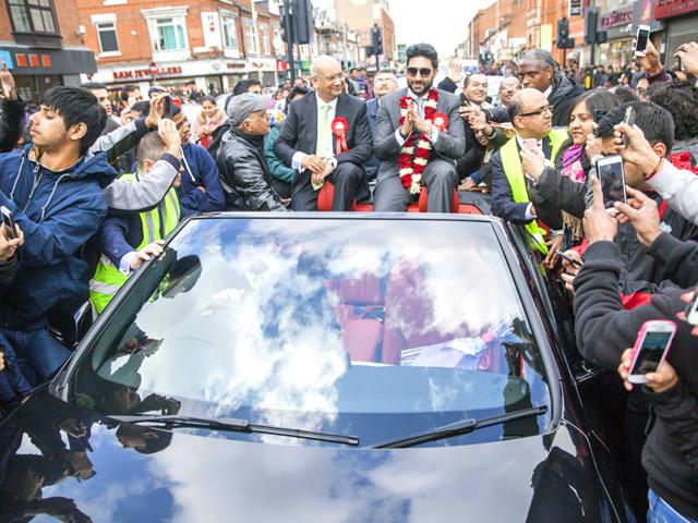 Abhishek-Bachchan-R-campaigns-for-senior-Labour-leader-Keith-Vaz-HT-Photo