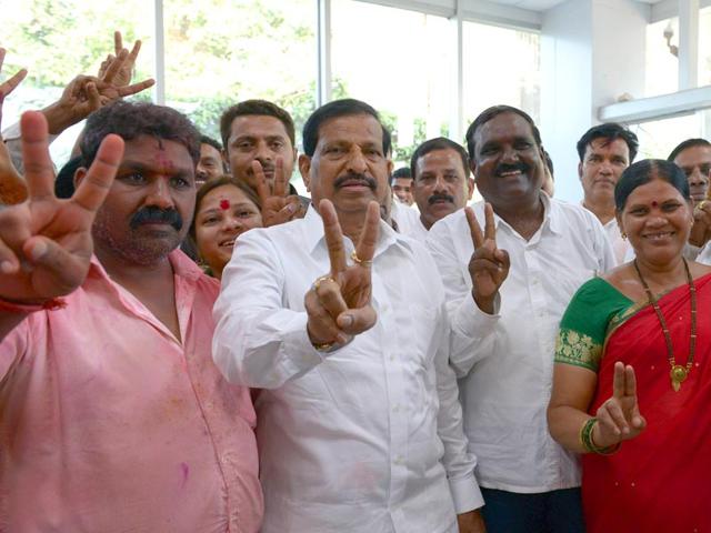 Party-workers-greet-NCP-s-Ganesh-Naik-after-winning-the-Navi-Mumbai-civic-polls-Photo-Bachchan-Kumar