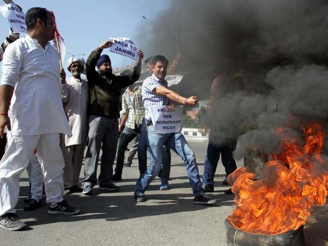 Congress, National Conference and Panthers Party have supported the bandh call given by the Chamber of Commerce and India Jammu. Nitin Kanotra/HT