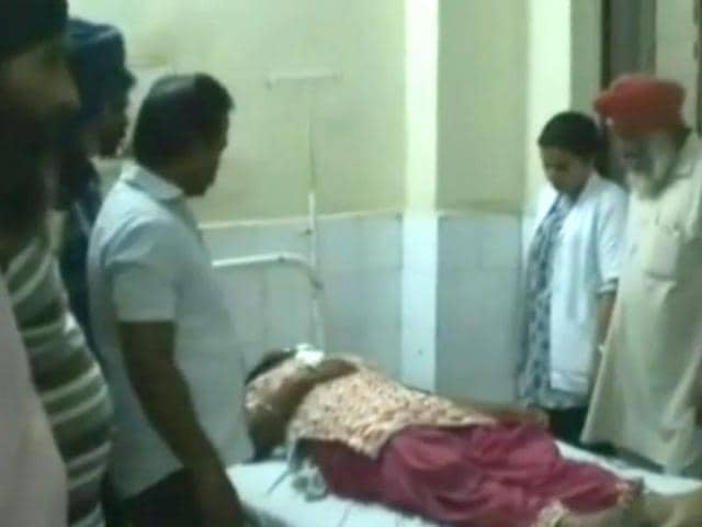 Grandmother-of-the-victim-while-talking-to-Moga-SDM-at-Moga-civil-hospital-on-Thursday-JS-Grewal-HT Grandmother-of-the-victim-while-talking-to-Moga-SDM-at-Moga-civil-hospital-on-Thursday-JS-Grewal-HT