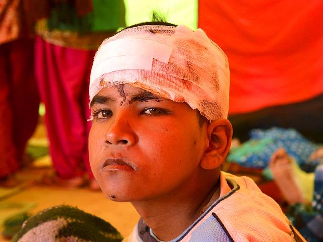 An-earthquake-victim-recovers-at-a-makeshift-ward-next-to-the-government-hospital-in-Chautara-Nepal-Gurinder-Osan-HT-Photo An-earthquake-victim-recovers-at-a-makeshift-ward-next-to-the-government-hospital-in-Chautara-Nepal-Gurinder-Osan-HT-Photo