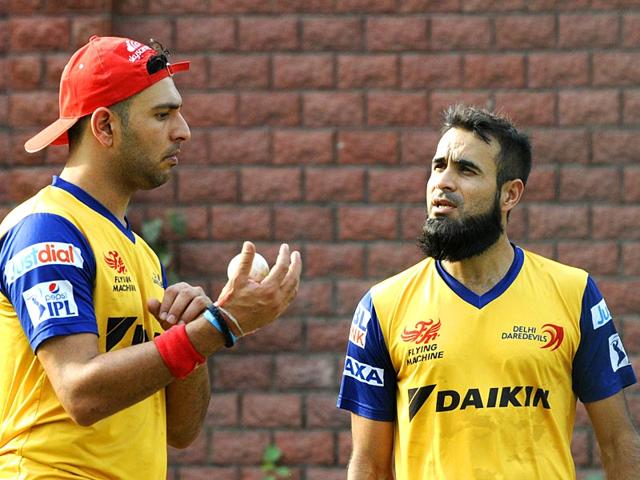 Delhi-Daredevils-team-members-Yuvraj-Singh-and-Imran-Tahir-during-the-practice-on-the-eve-of-IPL-match-against-Kings-XI-Punjab-at-Ferozshah-Kotla-ground-in-New-Delhi-Photo-by-Mohd-Zakir-Hindustan-Times Delhi-Daredevils-team-members-Yuvraj-Singh-and-Imran-Tahir-during-the-practice-on-the-eve-of-IPL-match-against-Kings-XI-Punjab-at-Ferozshah-Kotla-ground-in-New-Delhi-Photo-by-Mohd-Zakir-Hindustan-Times