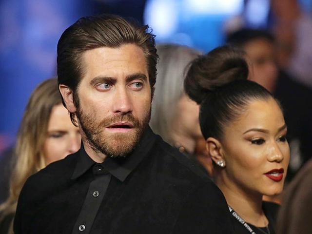 Actor Jake Gyllenhaal watches the action before the start of the world welterweight championship bout between Floyd Mayweather Jr., and Manny Pacquiao, on May 2, 2015 in Las Vegas. (Photo: AP)