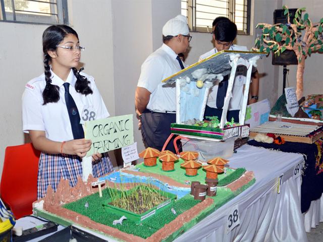 A large number of schools in the New Delhi do not offer science as a stream. (HT file photo)