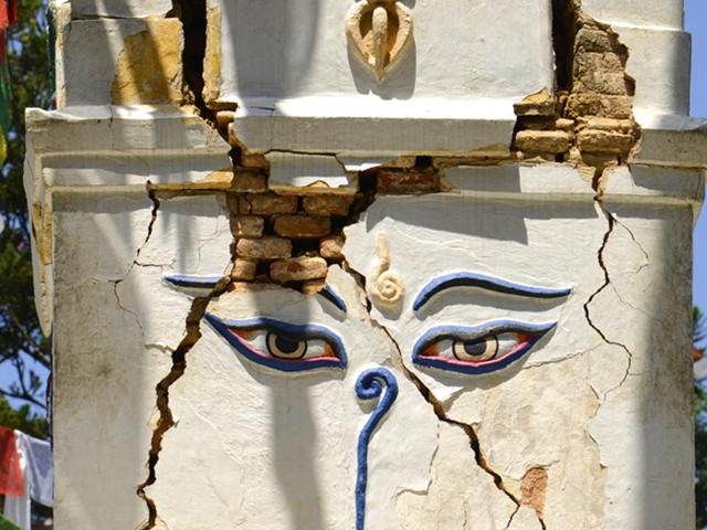 A cracked section of a stupa after the earthquake in the Swayambhunath stupa complex. (Gurinder Osan/ HT Photo)?