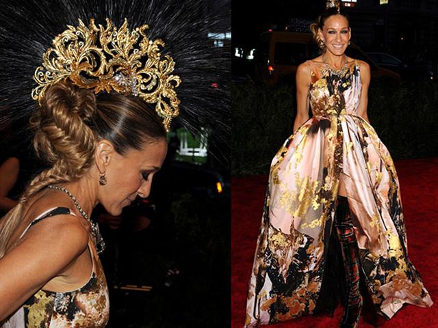 Sarah Jessica Parker, 2013: The US actor teamed a multi-colored Giles Deacon dress with a bold Mohawk-style hat by Philip Treacy for a memorable look at the 2013 punk-themed event. Sarah Jessica Parker, 2013: The US actor teamed a multi-colored Giles Deacon dress with a bold Mohawk-style hat by Philip Treacy for a memorable look at the 2013 punk-themed event.