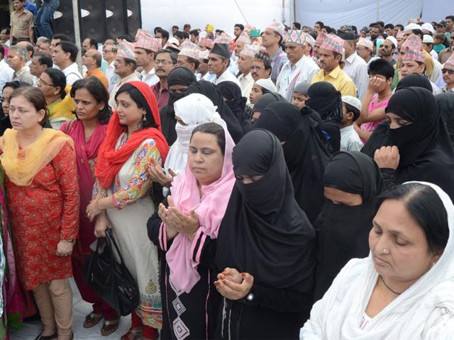 People observed a one-minute silence at 11am as a mark of tribute to Nepal earthquake victims, in Bhopal on Tuesday. (Bidesh Manna/HT photo)