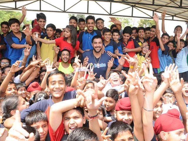 Sim-Bhullar-interacting-with-fans-Sanjeev-Sharma-HT Sim-Bhullar-interacting-with-fans-Sanjeev-Sharma-HT