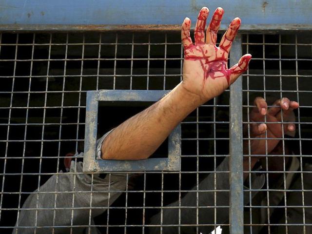 Dozens of government employees were detained as they tried to stage a protest march to voice their demands for the regularisation of contractual employment status. Waseem Andrabi/HT