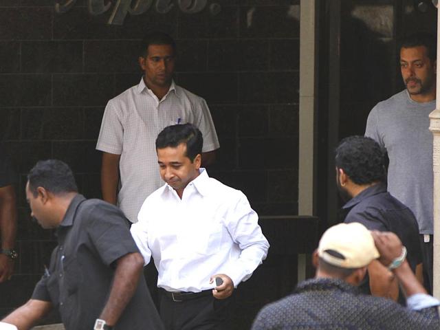 Congress MLA Nitesh Rane too visited Bollywood actor Salman Khan at his Bandra residence. The Dabangg star was pronounced guilty in the 2002 hit-and-run case. (Satish Bate/HT photo)