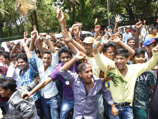 Fans celebrate outside Salman Khan's residence, after Bombay high court suspended his sentence in hit-and-run case in Mumbai. (HT Photo/Pratham Gokhale)
