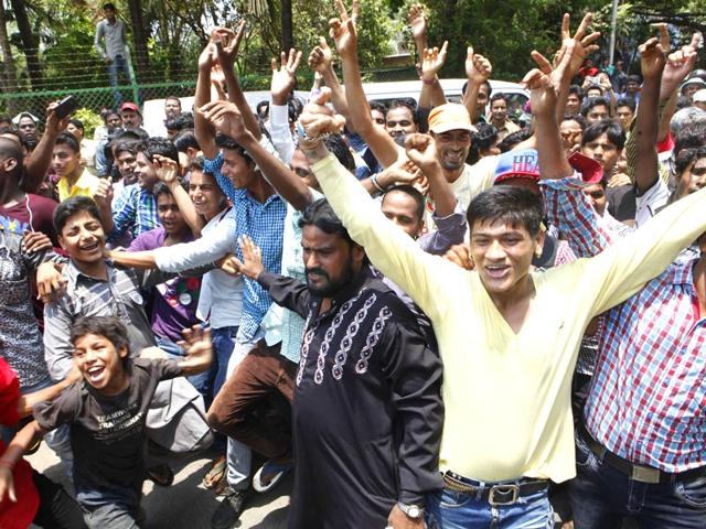 Fans celebrate outside Salman Khan's residence in Mumbai. (HT Photo/Pratham Gokhale)
