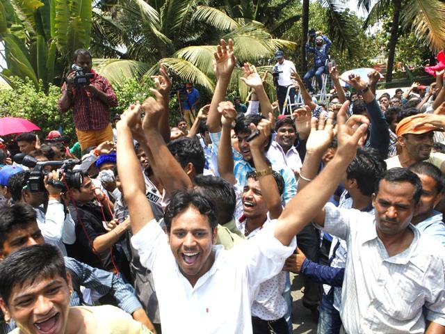 Fans celebrate outside Salman Khan's residence in Mumbai. (HT Photo/Pratham Gokhale)