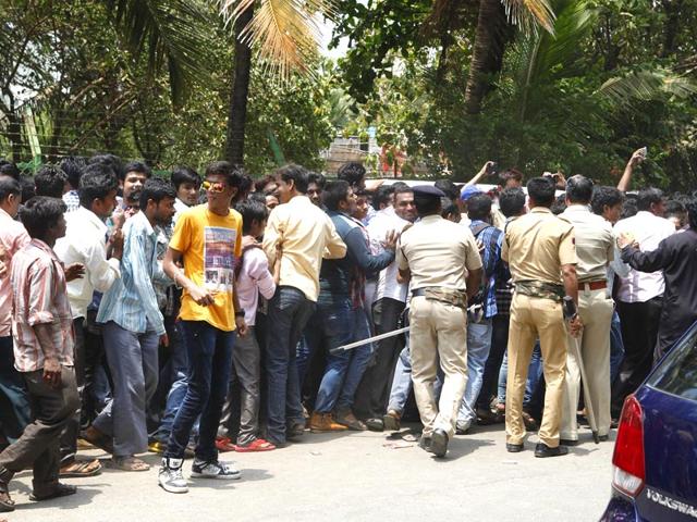 Fans celebrate outside Salman Khan's residence in Mumbai. (HT Photo/Pratham Gokhale)