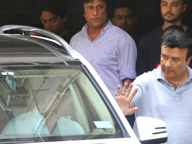Music composer Anu Malik waves towards Salman Khan as he leaves for Bomba high court. (HT Photo/Satish Bate)