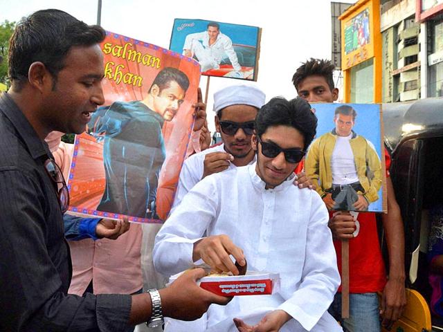 Bollywood star Salman Khan’s fans distributed sweets in Hyderabad after Bombay HC suspended the actor's sentence in hit-and-run case. (PTI photo)
