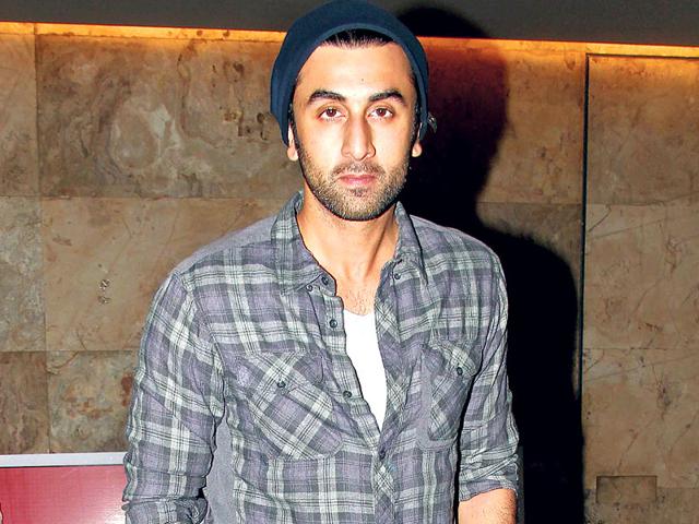 Ranbir Kapoor exudes casual chic at a special screening of Bombay Velvet in Mumbai. (HT photo/Yogen Shah) Ranbir Kapoor exudes casual chic at a special screening of Bombay Velvet in Mumbai. (HT photo/Yogen Shah)