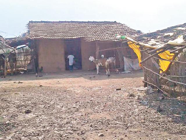 Encroached-land-at-Hirapur-village-shown-to-the-dam-outees-on-Monday-HT-photo Encroached-land-at-Hirapur-village-shown-to-the-dam-outees-on-Monday-HT-photo