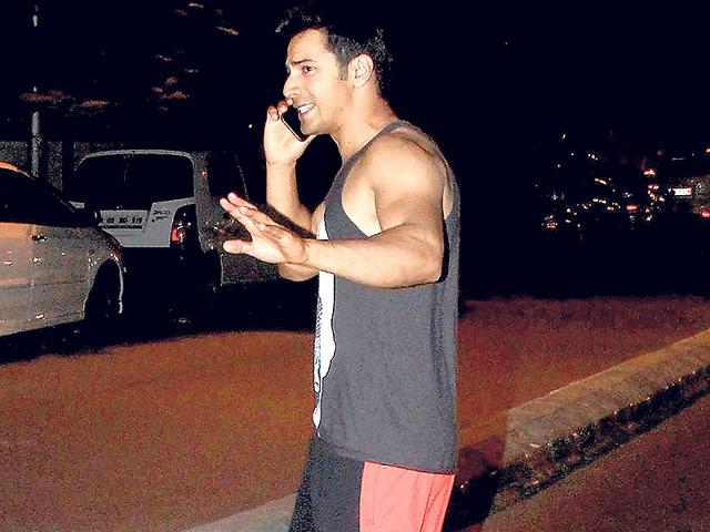 Varun Dhawan spotted in Juhu on Wednesday (May 13) night. (Photo: Yogen Shah) Varun Dhawan spotted in Juhu on Wednesday (May 13) night. (Photo: Yogen Shah)