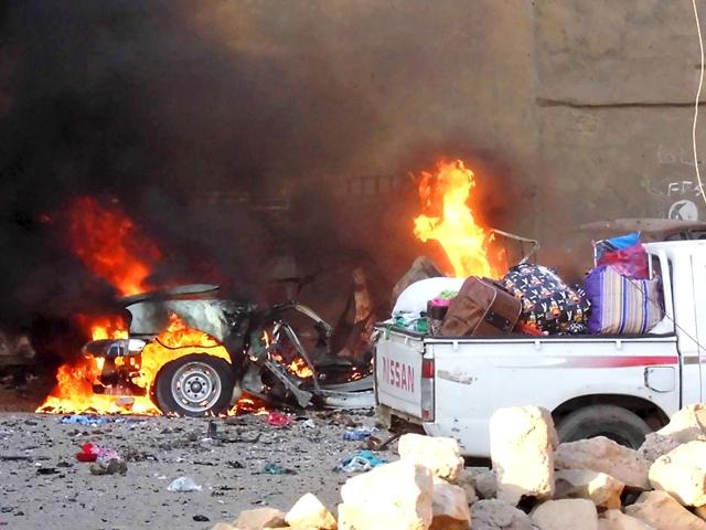 A-car-is-engulfed-by-flames-during-clashes-in-the-city-of-Ramadi-May-16-2015-REUTERS A-car-is-engulfed-by-flames-during-clashes-in-the-city-of-Ramadi-May-16-2015-REUTERS