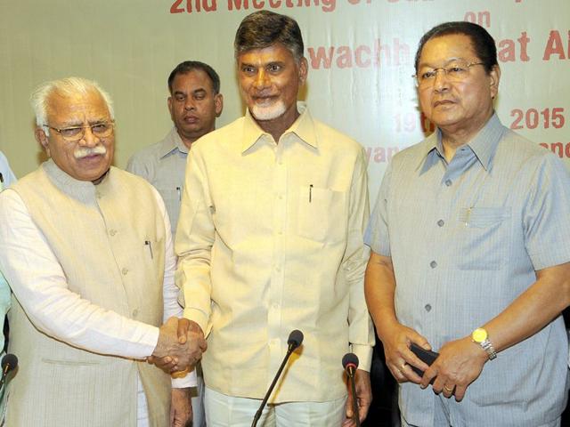 Haryana CM Mahnor Lal Khattar,CM Andhra Pradesh Chandrababu Naidu along with Mizoram CM Lal Thanhawal addressing the media persons at Haryana Niwas, Chandigarh. Gurpreet Singh/HT