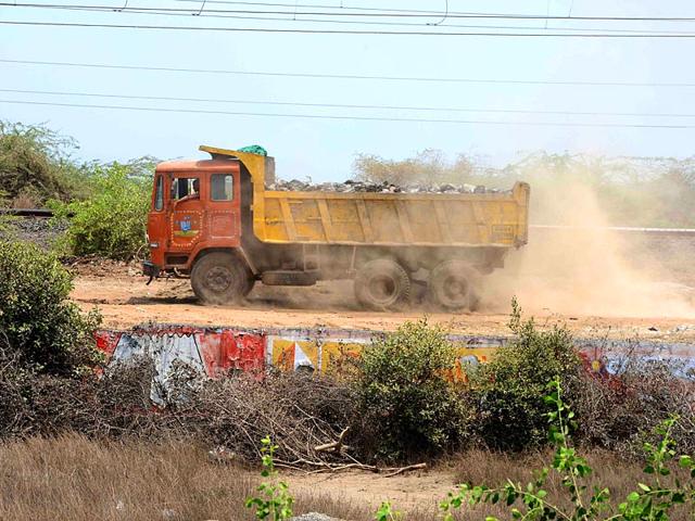 200-mangroves-were-destroyed-between-Vashi-bridge-and-Mankhurd-bridge-Photo-Bachchan-Kumar 200-mangroves-were-destroyed-between-Vashi-bridge-and-Mankhurd-bridge-Photo-Bachchan-Kumar