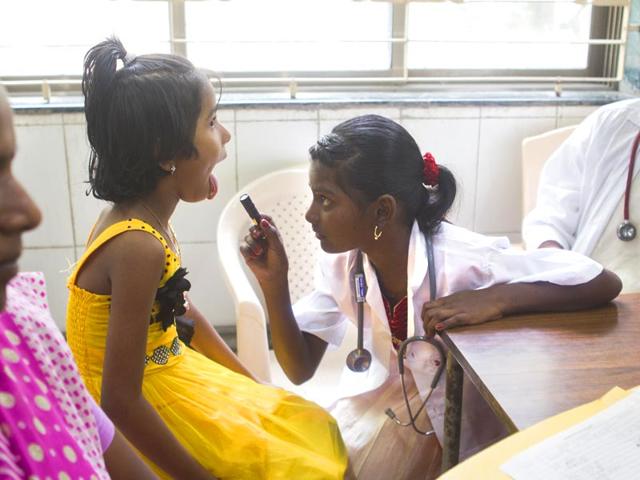 Aarti-Suryavanshi-10-spent-her-day-as-a-doctor-at-Sion-Hospital-after-Wish-Foundation-fulfilled-her-dream-Satish-Bate-HT-photo Aarti-Suryavanshi-10-spent-her-day-as-a-doctor-at-Sion-Hospital-after-Wish-Foundation-fulfilled-her-dream-Satish-Bate-HT-photo