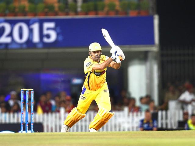 Chennai Super Kings (CSK) captain MS Dhoni in action against Royal Challengers Bangalore (RCB) during the Indian Premier League (IPL) 2015 Qualifier 2 match between the two sides in Ranchi on May 22. (Ajay Aggarwal/HT Photo)