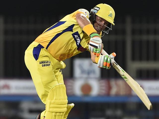 Chennai Super Kings' (CSK's) Michael Hussey in action against Royal Challengers Bangalore (RCB) during the Indian Premier League (IPL) 2015 Qualifier 2 match between the two sides in Ranchi on May 22. (Parwaz Khan/HT Photo)