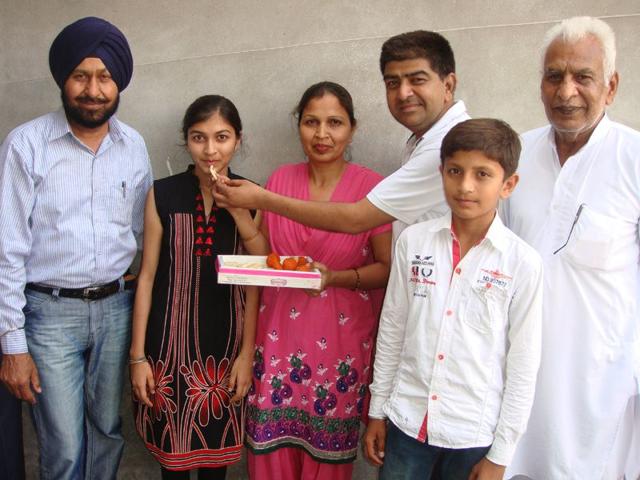PSEB-topper-Natasha-Aggarwal-has-scored-99-08-marks-HT-Photo PSEB-topper-Natasha-Aggarwal-has-scored-99-08-marks-HT-Photo