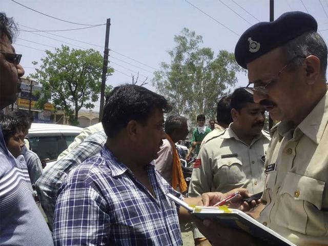 City-superintendent-of-police-TS-Baghel-said-that-the-modus-operandi-of-the-loot-suggested-a-well-hatched-conspiracy-HT-photo City-superintendent-of-police-TS-Baghel-said-that-the-modus-operandi-of-the-loot-suggested-a-well-hatched-conspiracy-HT-photo