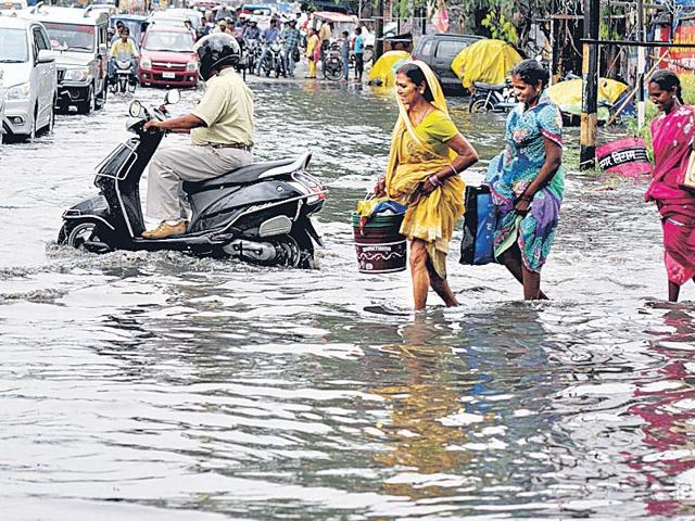 A-tree-uprooted-in-the-thunderstorm-in-Ranchi-on-Wednesday-Parwaz-Khan-HT-Photo A-tree-uprooted-in-the-thunderstorm-in-Ranchi-on-Wednesday-Parwaz-Khan-HT-Photo