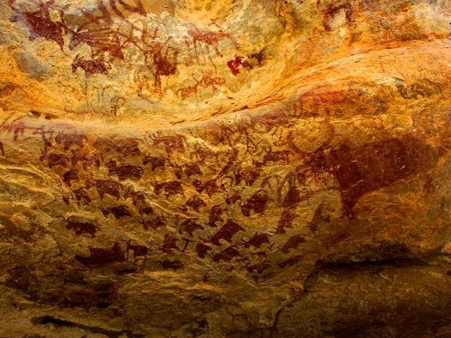 Animals and humans make up most of the rock paintings in central India. Look closely at this one and you’ll see both, indicating that this is some kind of dramatic pastoral scene. 