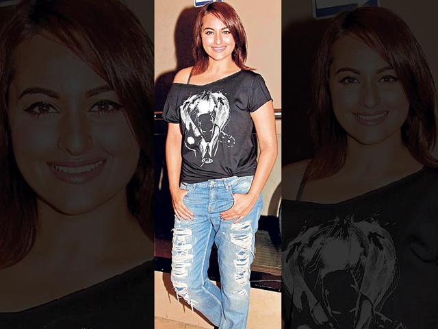Sonakshi Sinha: The actor sported a pair of baggy distressed denims that flattered her body type. She paired the look with a black one-shoulder tee. Her no fuss makeup was appreciated. Sonakshi Sinha: The actor sported a pair of baggy distressed denims that flattered her body type. She paired the look with a black one-shoulder tee. Her no fuss makeup was appreciated.