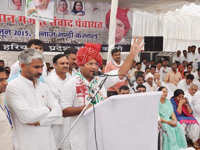 Haryana-Congress-president-Ashok-Tanwar-addressing-a-public-meeting-on-the-concluding-day-of-the-party-s-Kisan-Mazdoor-Samvad-Yatra-at-the-old-grain-market-in-Karnal-on-Monday-CL-KASHYAP Haryana-Congress-president-Ashok-Tanwar-addressing-a-public-meeting-on-the-concluding-day-of-the-party-s-Kisan-Mazdoor-Samvad-Yatra-at-the-old-grain-market-in-Karnal-on-Monday-CL-KASHYAP