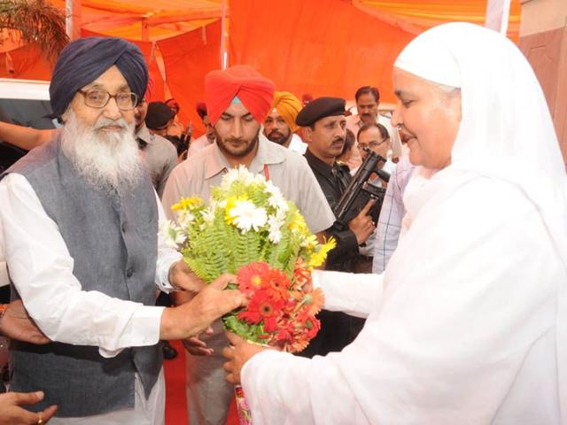 CM Badal along with SAD leader from Bholath Bibi Jagir Kaur attending the death anniversary of Sant Baba Prem Singh Muraale Wale at Begowal in Kapurthala. HT Photo